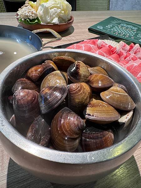 [美食] 蛤？! HuhPot 台北忠孝店 | 東區美食蛤蜊