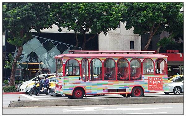 紙膠帶展接駁車