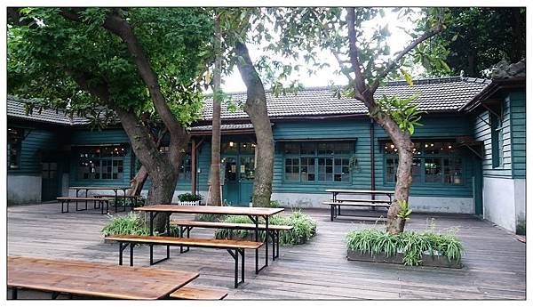 閱樂書店-台北松菸店(咖啡館)