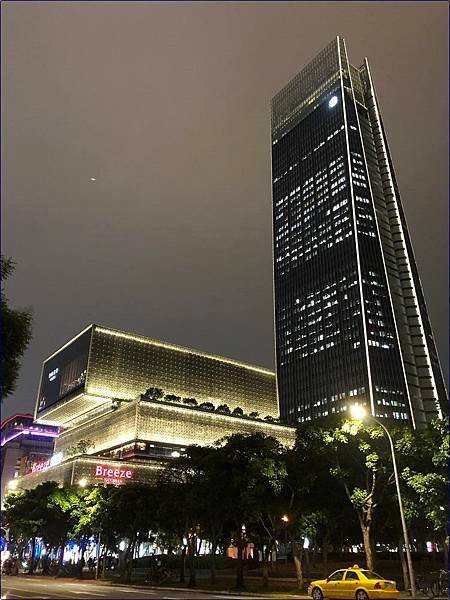 台北信義區微風南山百貨