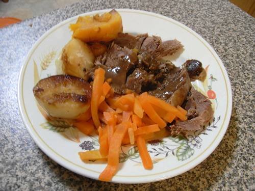 Australian roast dinner (1).jpg