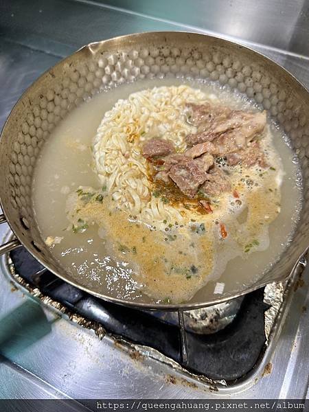 台酒御膳堂｜酒香蒙古鍋牛肉麵｜牛、豬骨風味白湯底｜帶勁中式寬