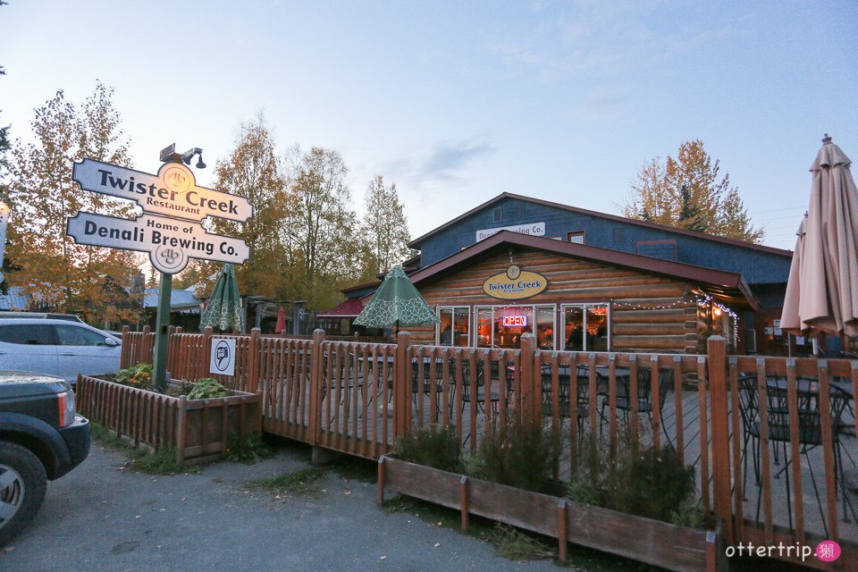 阿拉斯加Talkeetna住宿，餐廳推薦 Talkeetna Love-Lee Cabins床很好睡的小木屋