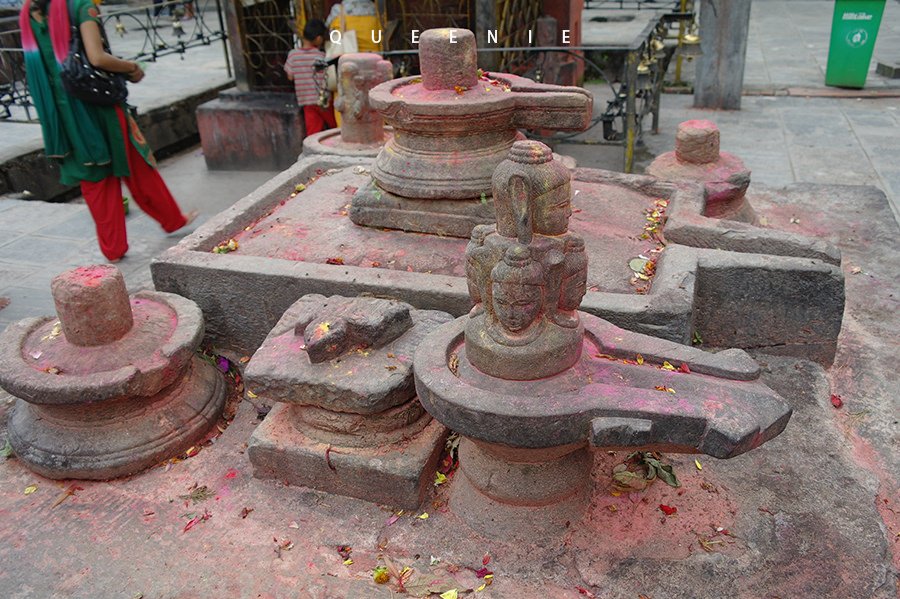 「尼泊爾加德滿都」印度教神話故事的聖地Budhanilkantha Temple