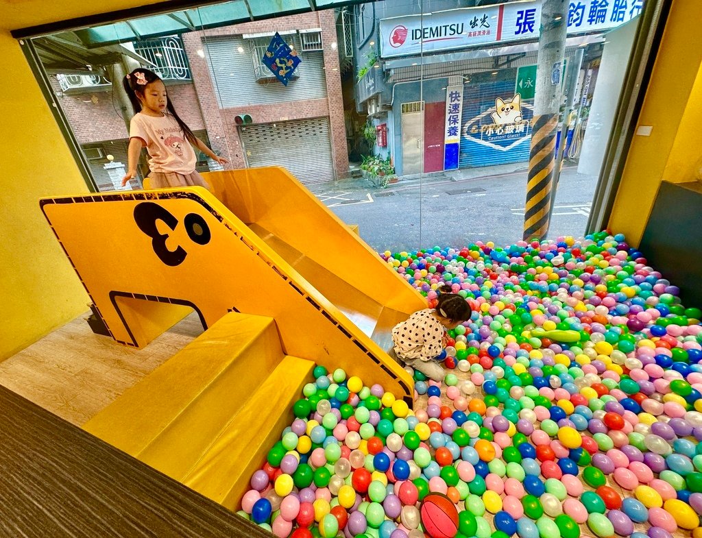 育兒:遛小孩 1985窯烤披薩 (新北永和永利店) 手作