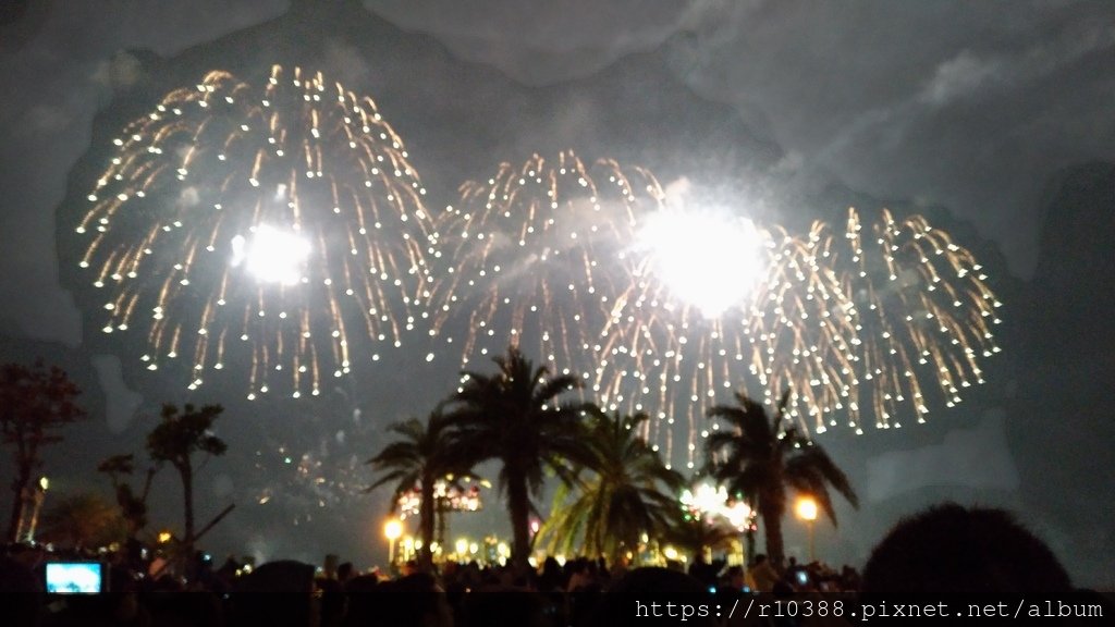 元宵節高雄愛河煙火The Lantern Festival fireworks at Love River, Kaohsiung13.jpg