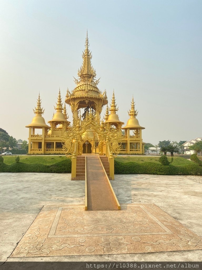 泰國龍坤藝術廟-白廟 (推薦景點)4.jpg