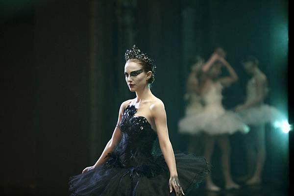 Black-Swan-natalie-portman-17726524-1024-682.jpg