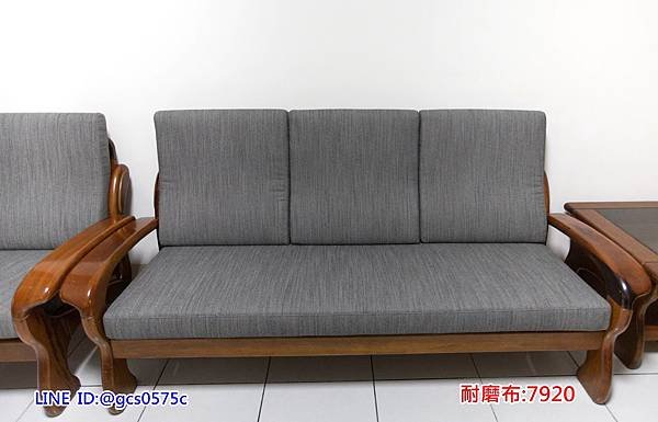 新店區客戶吳小姐實木椅訂做新椅墊