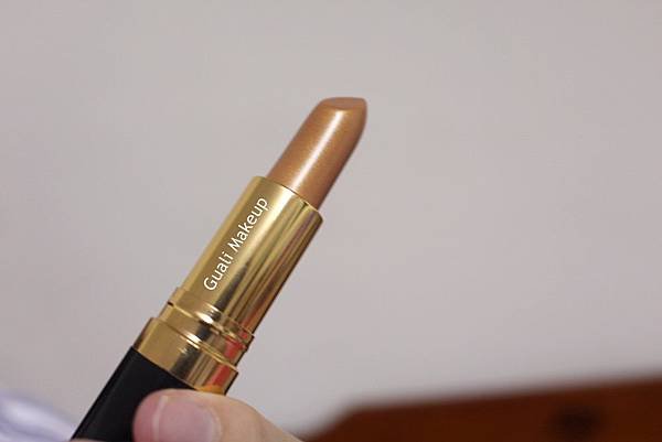 [REVLON 露華濃] 經典璀璨唇膏 01.JPG
