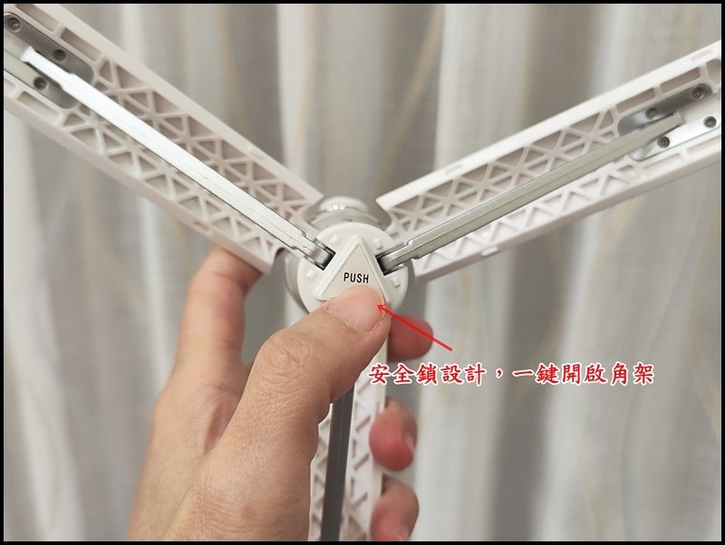 WiWU 鋁合金三腳自拍棒Plus2.jpg