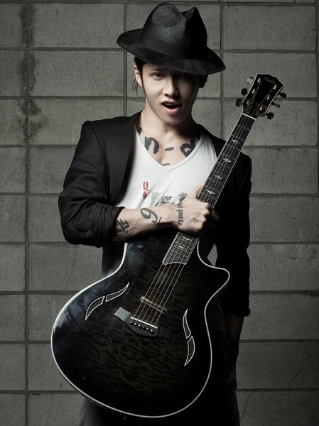 MIYAVI_2011