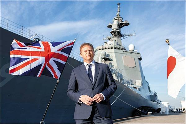 英航艦打擊群重返印太 英防相：有權通過台海