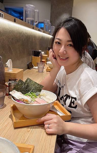 台北中山│二屋 牡蠣拉麵專門店：如同坐在海港現吃的鮮甜，道地日式風味 色香味俱全生牡蠣拉麵，濃郁湯底佔有你的全部味蕾│中山大同、赤峰街美食【附菜單】