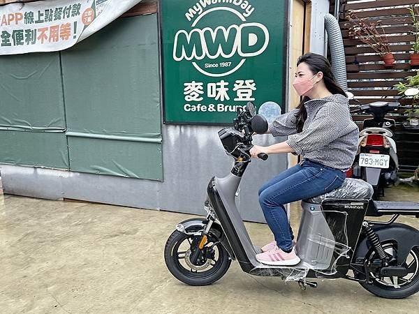 試乘THEMO A1智慧電動自行車：領先業界高規、高科技電動自行車，首創智慧連動APP，充電、停車無煩惱的偽電動機車