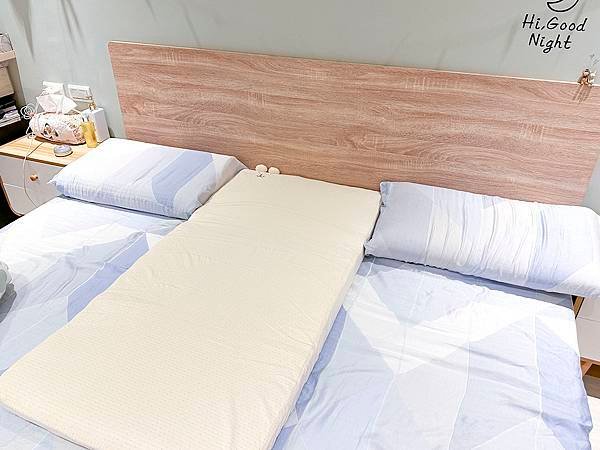 2023嬰兒床墊挑選｜寶寶睡覺用品怎麼挑？市面常見4款嬰兒床墊分享評比｜赫媽咪智能透氣水洗小蛋糕嬰兒床墊、媽媽餵智慧調溫抗敏防蟎嬰兒床墊、Cani airwaveEXTR