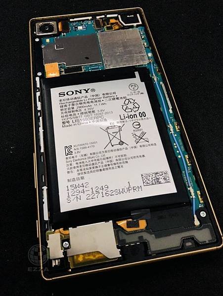 SONY Z5更換膨脹電池.jpg