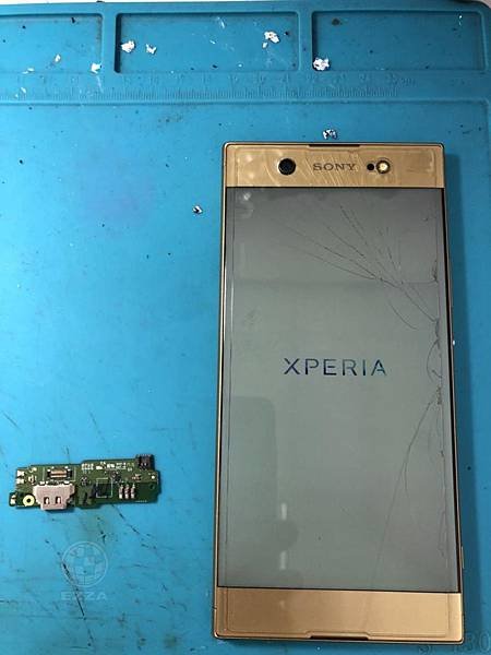 SONY XA1U充電接觸不良.jpg