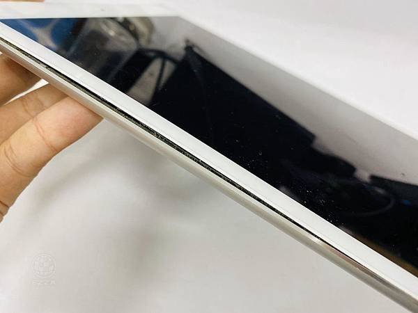 IPAD AIR2電池膨脹(2).jpg