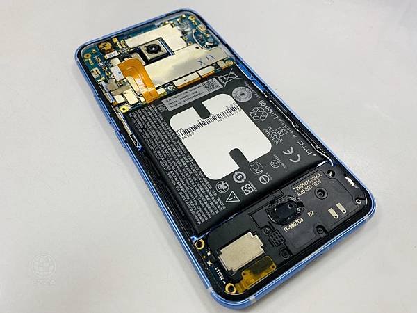 HTC U11電池膨脹(2).jpg