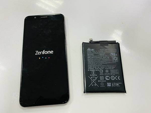 ASUS ZenFone Max Pro電池膨脹.jpg