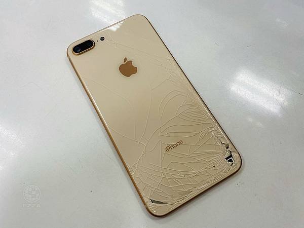 IPHONE8P後蓋破裂.jpg