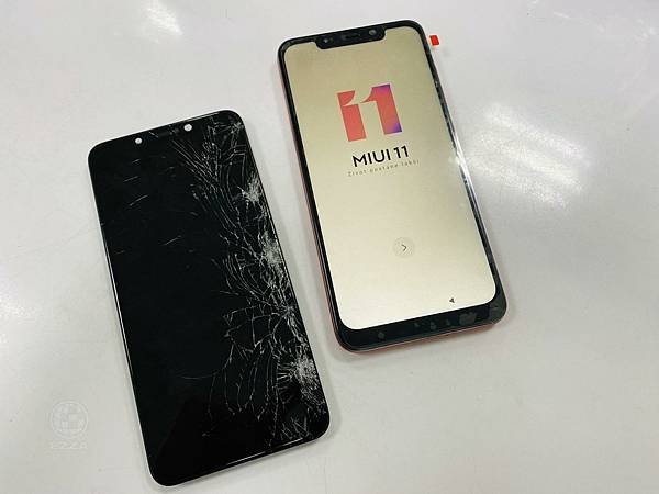 小米pocophone F1更換螢幕.jpg