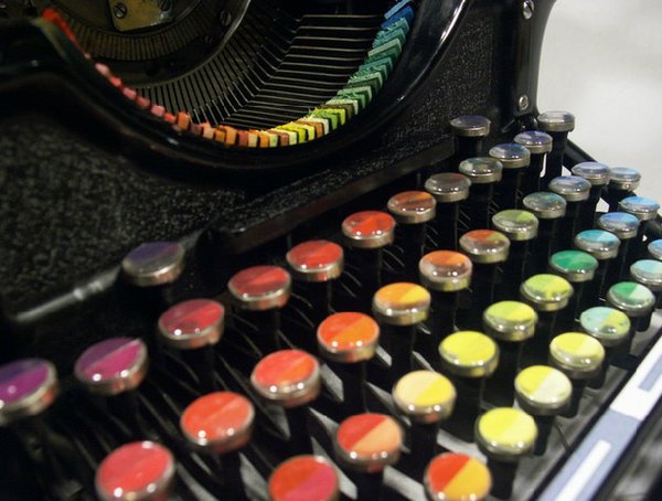 the-chromatic-typewriter-4