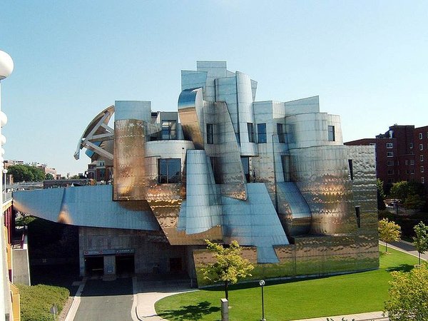 1.800px-Weisman_Art_Museum