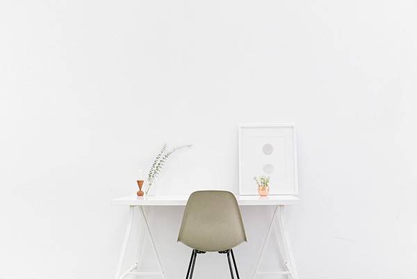 apartment-chair-contemporary-509922.jpg
