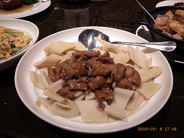 燜筍滷大腸.JPG