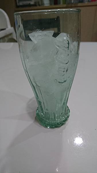 11-準備一杯冰塊.JPG