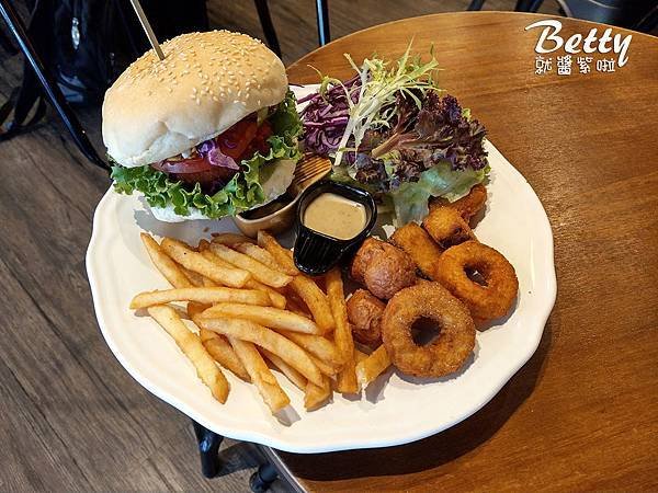 20190615美式蔬食漢堡專賣店 (22).jpg