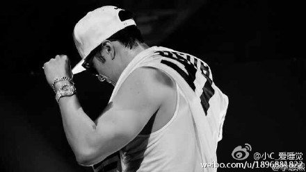 71101e9ejw1eupj4ky7azj20hs0a0mxm