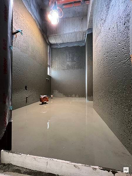 ｜浴室翻新｜1.6坪｜浴室牆打掉重蓋、大理石磚砌浴缸－二手衛
