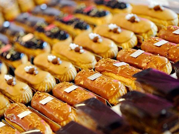 Handmade-eclairs-at-Fauchon-in-Paris-800x600.jpg