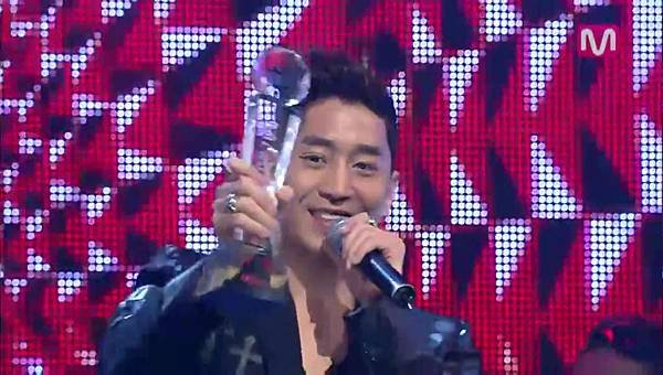 (120419 Mnet Mcountdown SHINHWA 一位安可完整版.mp4)[00.00.57.130]