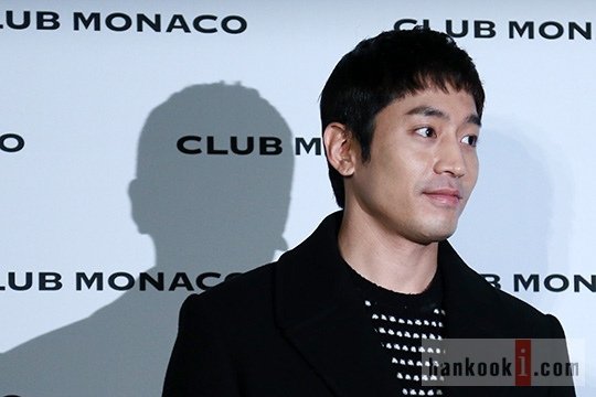 R-141029 Club Monaco-2