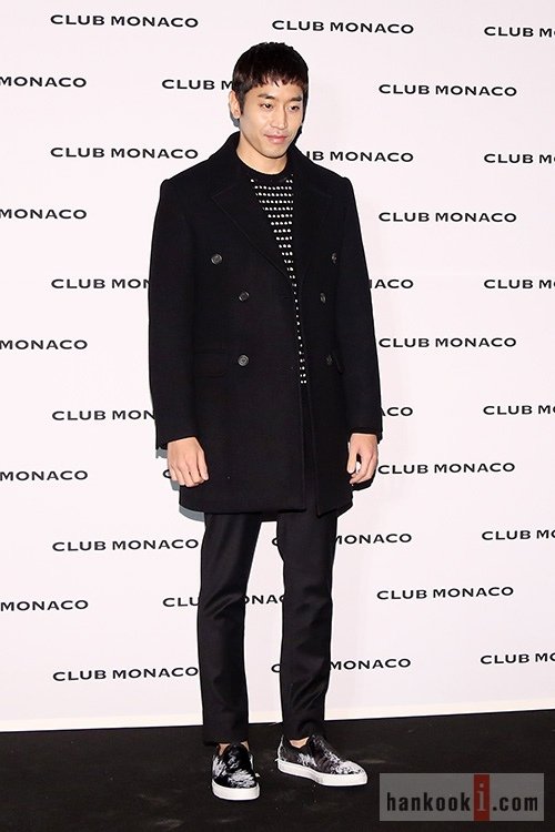 R-141029 Club Monaco-3