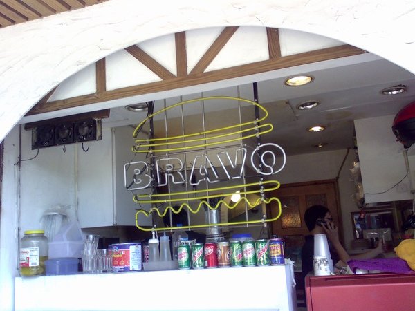 BRAVO BURGER