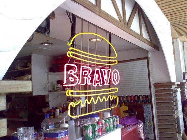 BRAVO BURGER