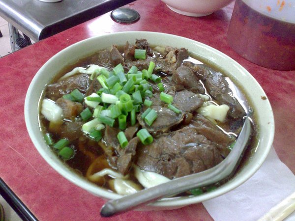 建宏牛肉麵