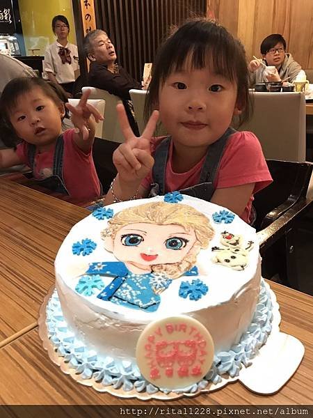 2017-05-06 母親節之芸生日_170509_0053.jpg