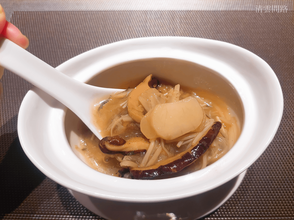 鈺善閣｜鈺善閣台北｜鈺善閣‧ 素‧ 養生懷石｜米其林推薦｜典雅懷石料理｜鈺善閣米其林餐盤｜天界之舟行善濟世