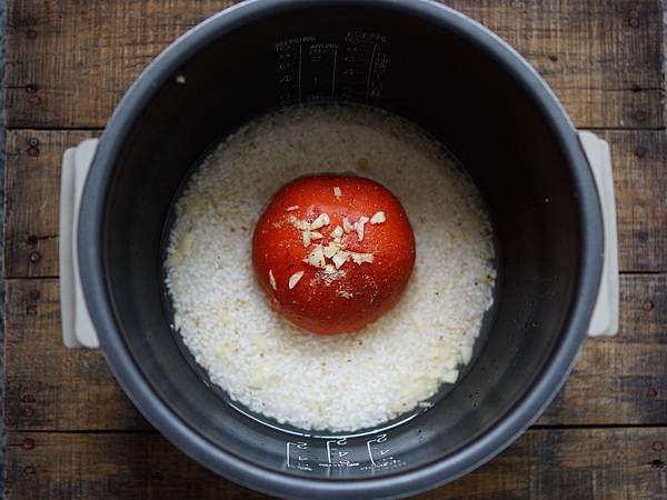 整顆番茄飯