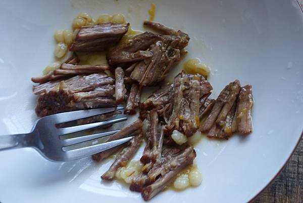 珍珠麥蔬菜燉牛肉