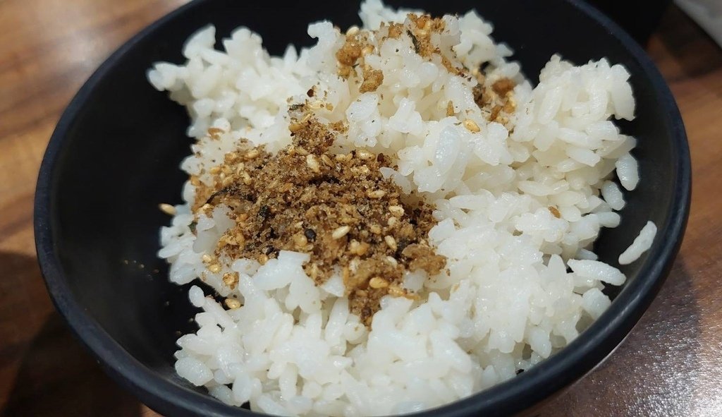 味自慢牛排白飯和香鬆粉.jpg