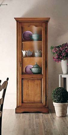 La M-display cabinet.jpg