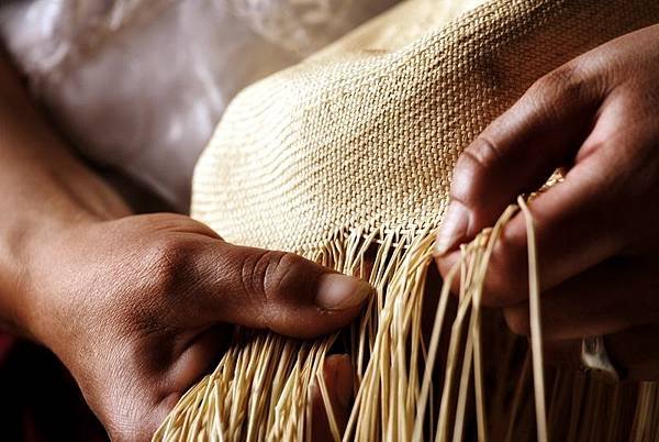 panama straw weaving nice 01.jpg