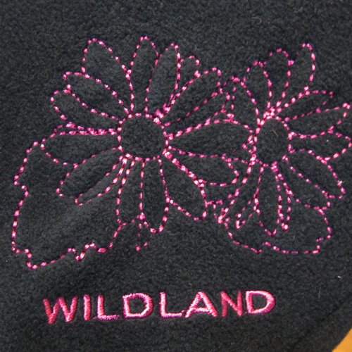 7.【Rockland 14週年慶】密技7：買到手軟不心疼，WildLand荒野長褲_大腿外側有Wild Land的時尚繡花.jpg